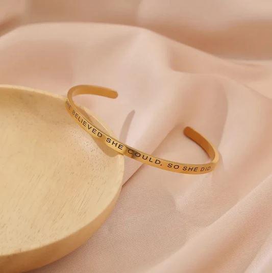 The ultimate personalized bracelet: Your love story, your style!